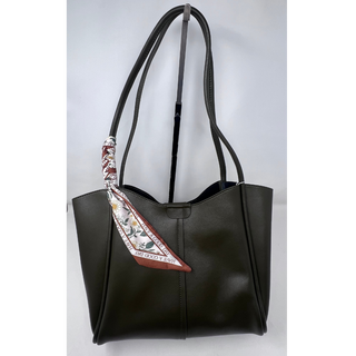 SD 6226 Leather Tote with Scarf