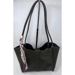 SD 6226 Leather Tote with Scarf