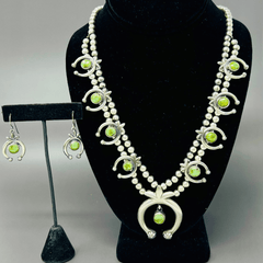 Carico Lake Naja Necklace & Naja Earrings