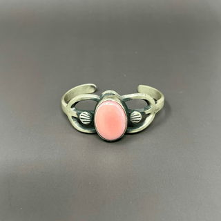 Pink Conch Bracelet With Single Stone Bracelets - Picayune Cellars & Mercantile