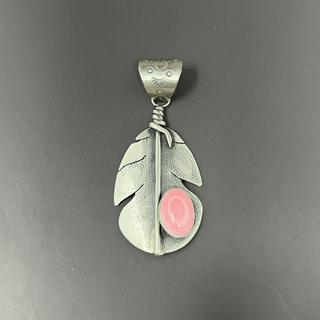 Sterling Silver Leaf Pendant with Pink Conch Stone Pendants/Necklaces - Picayune Cellars & Mercantile